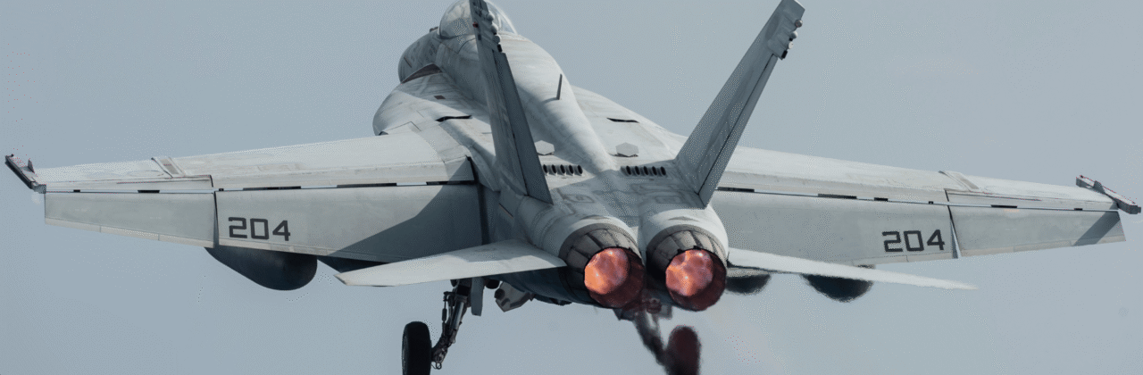 jet taking off, view of the nacelles